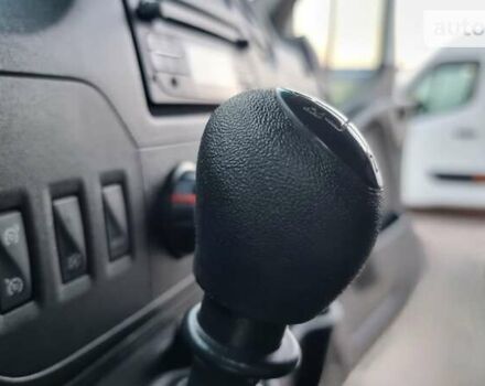 Белый Рено Мастер, объемом двигателя 2.3 л и пробегом 179 тыс. км за 17200 $, фото 14 на Automoto.ua