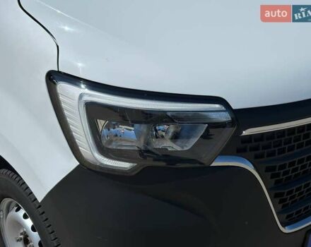 Белый Рено Мастер, объемом двигателя 2.3 л и пробегом 242 тыс. км за 18500 $, фото 3 на Automoto.ua