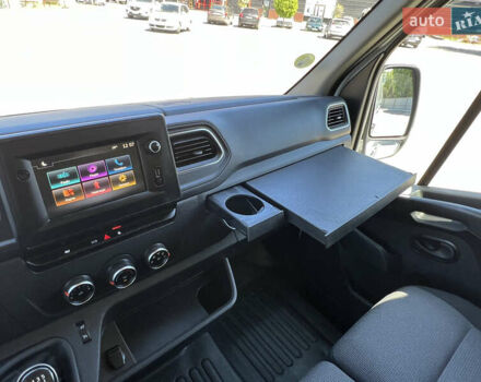 Белый Рено Мастер, объемом двигателя 2.3 л и пробегом 283 тыс. км за 18900 $, фото 19 на Automoto.ua