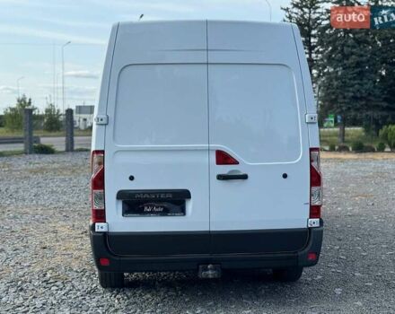 Белый Рено Мастер, объемом двигателя 2.3 л и пробегом 280 тыс. км за 17950 $, фото 3 на Automoto.ua
