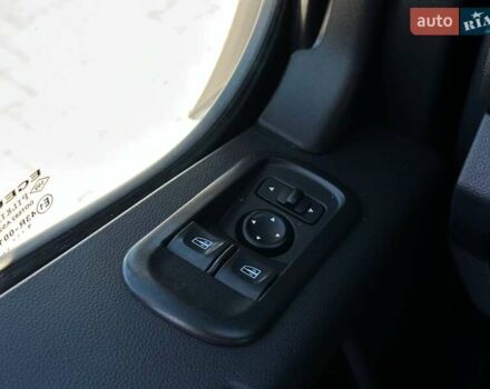 Белый Рено Мастер, объемом двигателя 2.3 л и пробегом 242 тыс. км за 18500 $, фото 8 на Automoto.ua