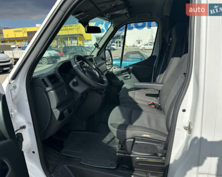 Белый Рено Мастер, объемом двигателя 2.3 л и пробегом 185 тыс. км за 23999 $, фото 4 на Automoto.ua