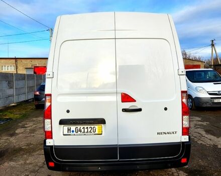 Белый Рено Мастер, объемом двигателя 2.3 л и пробегом 235 тыс. км за 15900 $, фото 3 на Automoto.ua