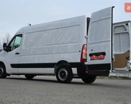 Белый Рено Мастер, объемом двигателя 2.3 л и пробегом 217 тыс. км за 16500 $, фото 1 на Automoto.ua