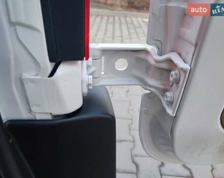 Белый Рено Мастер, объемом двигателя 2.3 л и пробегом 315 тыс. км за 17600 $, фото 76 на Automoto.ua