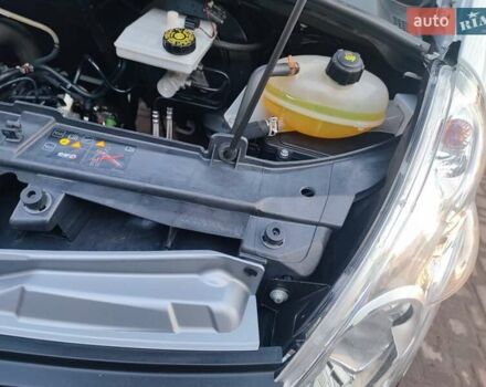 Белый Рено Мастер, объемом двигателя 2.3 л и пробегом 315 тыс. км за 17600 $, фото 88 на Automoto.ua