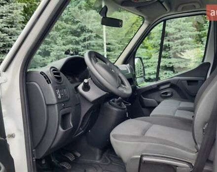 Белый Рено Мастер, объемом двигателя 2.3 л и пробегом 385 тыс. км за 17000 $, фото 11 на Automoto.ua