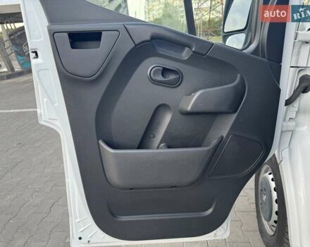 Белый Рено Мастер, объемом двигателя 2.3 л и пробегом 190 тыс. км за 17700 $, фото 29 на Automoto.ua