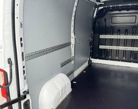 Белый Рено Мастер, объемом двигателя 2.3 л и пробегом 257 тыс. км за 18900 $, фото 22 на Automoto.ua