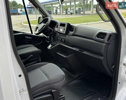 Белый Рено Мастер, объемом двигателя 2.3 л и пробегом 260 тыс. км за 17800 $, фото 29 на Automoto.ua