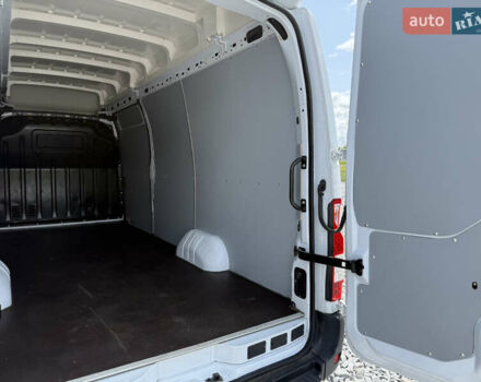 Белый Рено Мастер, объемом двигателя 2.3 л и пробегом 110 тыс. км за 23999 $, фото 8 на Automoto.ua