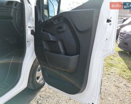 Белый Рено Мастер, объемом двигателя 2.3 л и пробегом 179 тыс. км за 19600 $, фото 45 на Automoto.ua