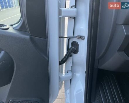 Белый Рено Мастер, объемом двигателя 2.3 л и пробегом 191 тыс. км за 18100 $, фото 54 на Automoto.ua