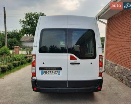 Белый Рено Мастер, объемом двигателя 2.3 л и пробегом 257 тыс. км за 18200 $, фото 1 на Automoto.ua