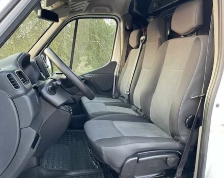 Белый Рено Мастер, объемом двигателя 2.3 л и пробегом 180 тыс. км за 18900 $, фото 4 на Automoto.ua