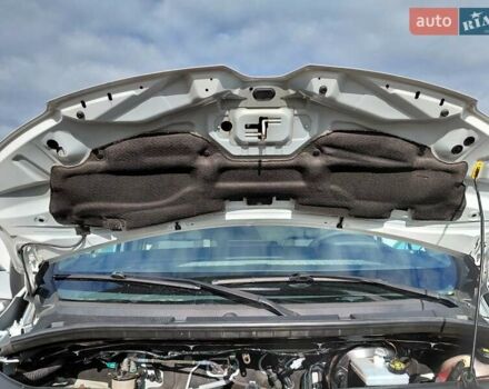 Белый Рено Мастер, объемом двигателя 2.3 л и пробегом 179 тыс. км за 19600 $, фото 12 на Automoto.ua