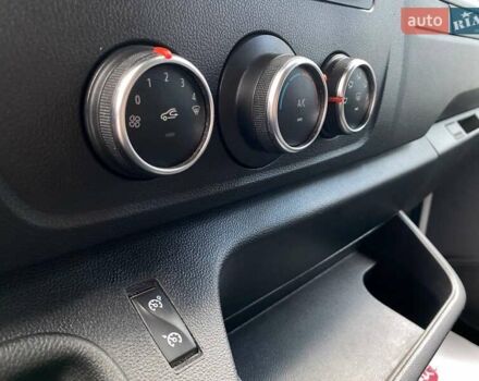 Білий Рено Мастєр, об'ємом двигуна 2.3 л та пробігом 227 тис. км за 15900 $, фото 16 на Automoto.ua