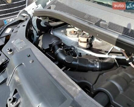 Белый Рено Мастер, объемом двигателя 2.3 л и пробегом 179 тыс. км за 19600 $, фото 4 на Automoto.ua