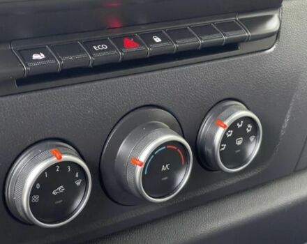 Белый Рено Мастер, объемом двигателя 2.3 л и пробегом 193 тыс. км за 18700 $, фото 16 на Automoto.ua