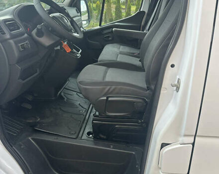 Белый Рено Мастер, объемом двигателя 2.3 л и пробегом 122 тыс. км за 21500 $, фото 14 на Automoto.ua