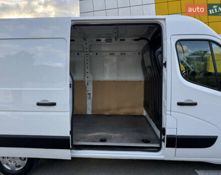 Белый Рено Мастер, объемом двигателя 2.3 л и пробегом 280 тыс. км за 17900 $, фото 46 на Automoto.ua