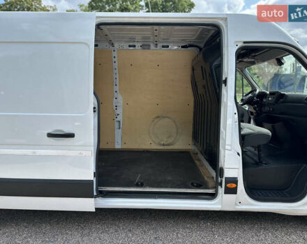 Белый Рено Мастер, объемом двигателя 2.3 л и пробегом 172 тыс. км за 20100 $, фото 23 на Automoto.ua