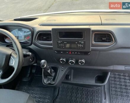 Белый Рено Мастер, объемом двигателя 2.3 л и пробегом 180 тыс. км за 18700 $, фото 19 на Automoto.ua