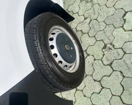 Белый Рено Мастер, объемом двигателя 2.3 л и пробегом 196 тыс. км за 18900 $, фото 16 на Automoto.ua