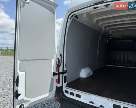 Белый Рено Мастер, объемом двигателя 2.3 л и пробегом 110 тыс. км за 23999 $, фото 9 на Automoto.ua