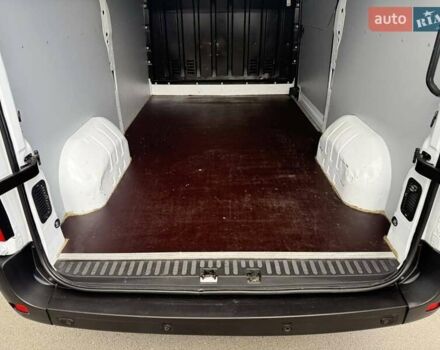 Белый Рено Мастер, объемом двигателя 2.3 л и пробегом 305 тыс. км за 18700 $, фото 16 на Automoto.ua