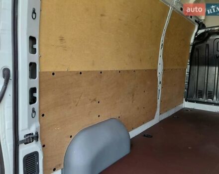 Белый Рено Мастер, объемом двигателя 2.3 л и пробегом 179 тыс. км за 19600 $, фото 22 на Automoto.ua