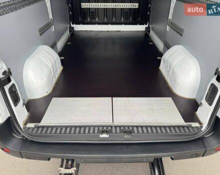 Белый Рено Мастер, объемом двигателя 2.3 л и пробегом 257 тыс. км за 18900 $, фото 19 на Automoto.ua