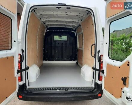 Белый Рено Мастер, объемом двигателя 2.3 л и пробегом 257 тыс. км за 18200 $, фото 12 на Automoto.ua