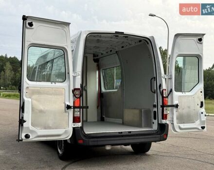 Белый Рено Мастер, объемом двигателя 2.3 л и пробегом 260 тыс. км за 17800 $, фото 14 на Automoto.ua