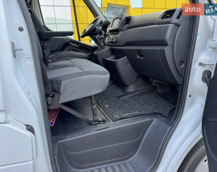 Белый Рено Мастер, объемом двигателя 2.3 л и пробегом 280 тыс. км за 17900 $, фото 42 на Automoto.ua