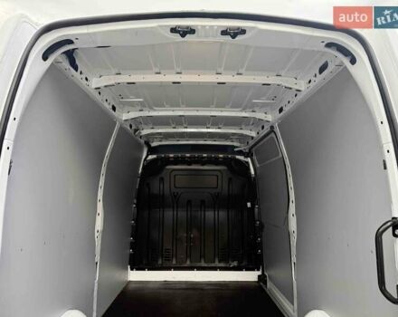Белый Рено Мастер, объемом двигателя 2.3 л и пробегом 305 тыс. км за 18700 $, фото 15 на Automoto.ua