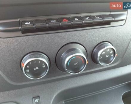 Белый Рено Мастер, объемом двигателя 2.3 л и пробегом 179 тыс. км за 19600 $, фото 48 на Automoto.ua