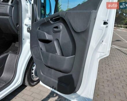 Белый Рено Мастер, объемом двигателя 2.3 л и пробегом 205 тыс. км за 17600 $, фото 35 на Automoto.ua
