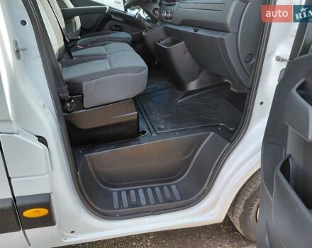 Белый Рено Мастер, объемом двигателя 2.3 л и пробегом 179 тыс. км за 19600 $, фото 44 на Automoto.ua