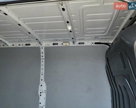 Белый Рено Мастер, объемом двигателя 2.3 л и пробегом 205 тыс. км за 17600 $, фото 11 на Automoto.ua