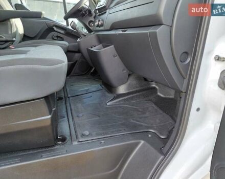 Белый Рено Мастер, объемом двигателя 2.3 л и пробегом 179 тыс. км за 19600 $, фото 33 на Automoto.ua