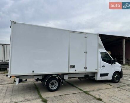 Белый Рено Мастер, объемом двигателя 2.3 л и пробегом 373 тыс. км за 24500 $, фото 2 на Automoto.ua