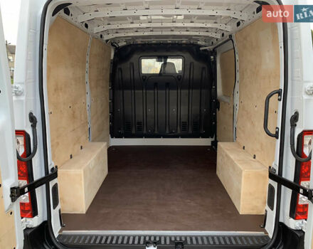 Белый Рено Мастер, объемом двигателя 2.3 л и пробегом 242 тыс. км за 16800 $, фото 24 на Automoto.ua