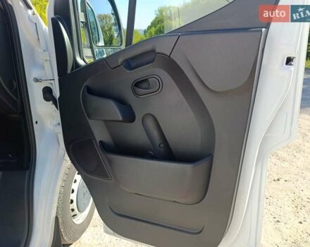 Белый Рено Мастер, объемом двигателя 2.3 л и пробегом 245 тыс. км за 18800 $, фото 20 на Automoto.ua