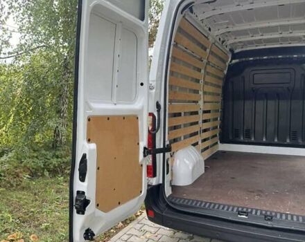 Белый Рено Мастер, объемом двигателя 2.3 л и пробегом 261 тыс. км за 18200 $, фото 12 на Automoto.ua