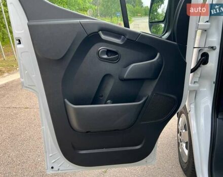 Белый Рено Мастер, объемом двигателя 2.3 л и пробегом 164 тыс. км за 21700 $, фото 49 на Automoto.ua