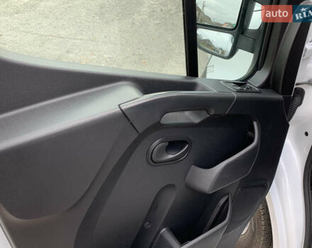 Белый Рено Мастер, объемом двигателя 2.3 л и пробегом 242 тыс. км за 16800 $, фото 29 на Automoto.ua