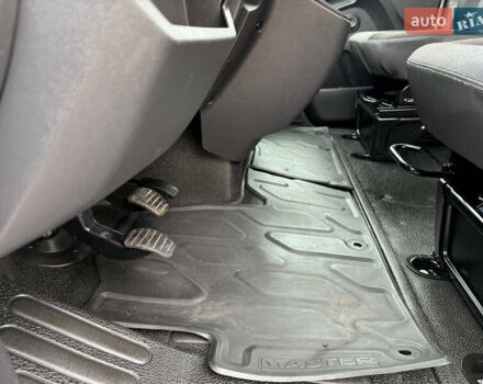 Белый Рено Мастер, объемом двигателя 2.3 л и пробегом 138 тыс. км за 25800 $, фото 39 на Automoto.ua