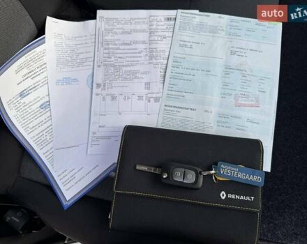Белый Рено Мастер, объемом двигателя 2.3 л и пробегом 265 тыс. км за 18900 $, фото 51 на Automoto.ua