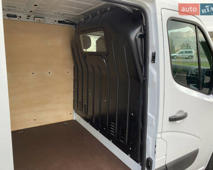 Белый Рено Мастер, объемом двигателя 2.3 л и пробегом 242 тыс. км за 16800 $, фото 17 на Automoto.ua